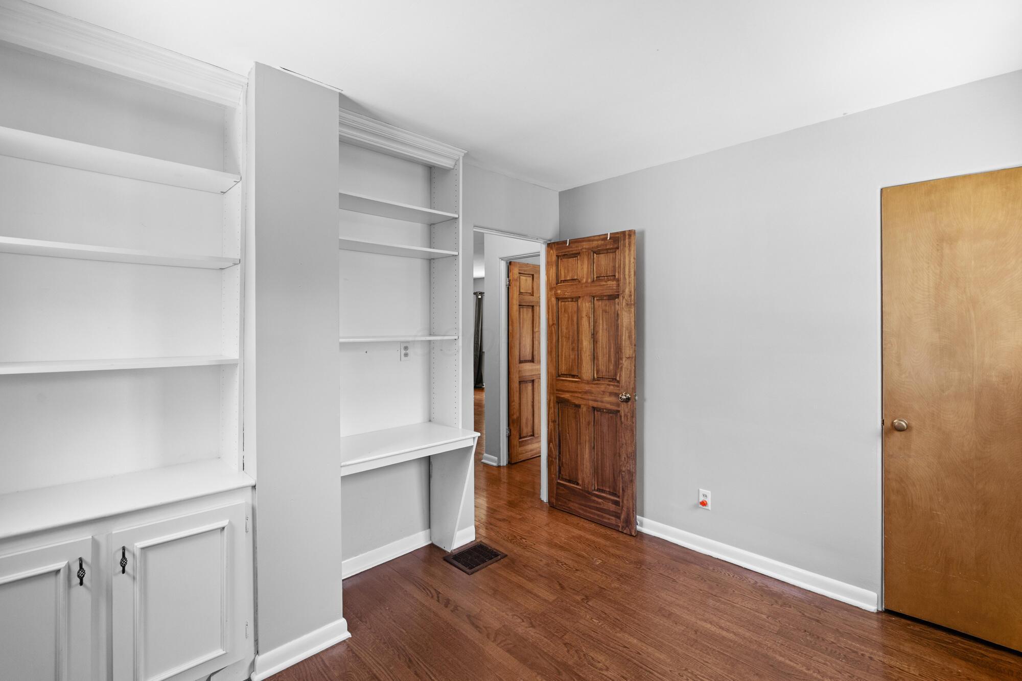 2454 Cranford Road Columbus, OH 43221 - Photo 20 of 42
