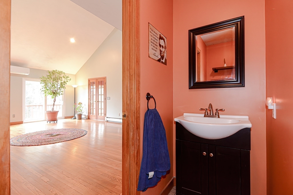 72 Allen Road Sturbridge, MA 01566 - Photo 14 of 40