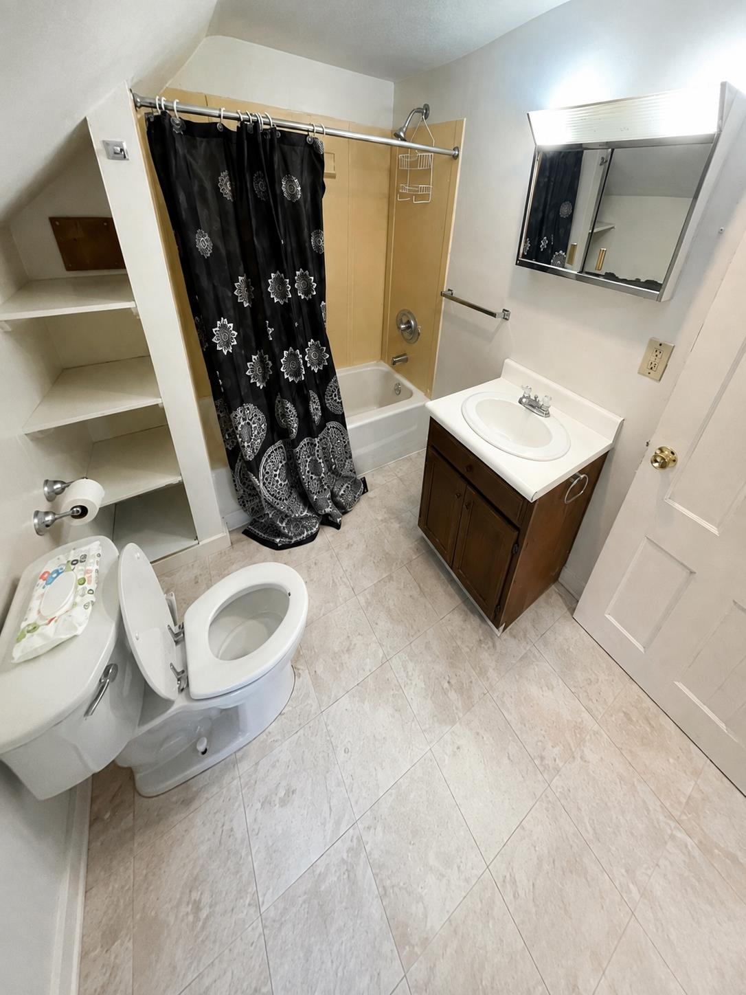 49 East Center Street, Unit 2 Rutland, VT 05701 - Photo 8 of 8 Gallery Image 8