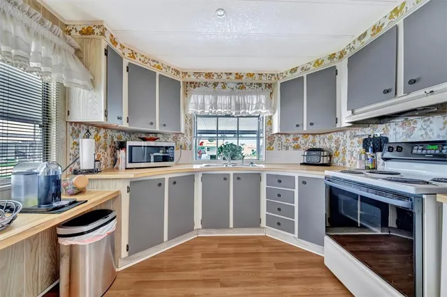 $249,900 | 129 East St Lucia Loop, Apollo Beach, FL 33572