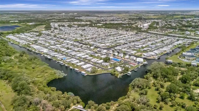 $249,900 | 129 East St Lucia Loop, Apollo Beach, FL 33572