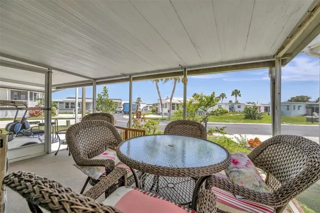 $249,900 | 129 East St Lucia Loop, Apollo Beach, FL 33572