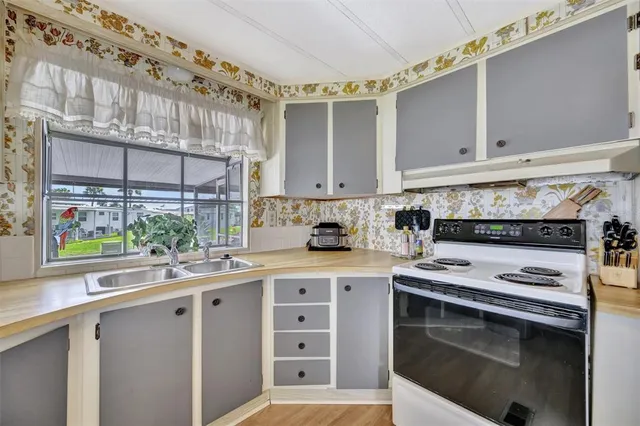 $249,900 | 129 East St Lucia Loop, Apollo Beach, FL 33572