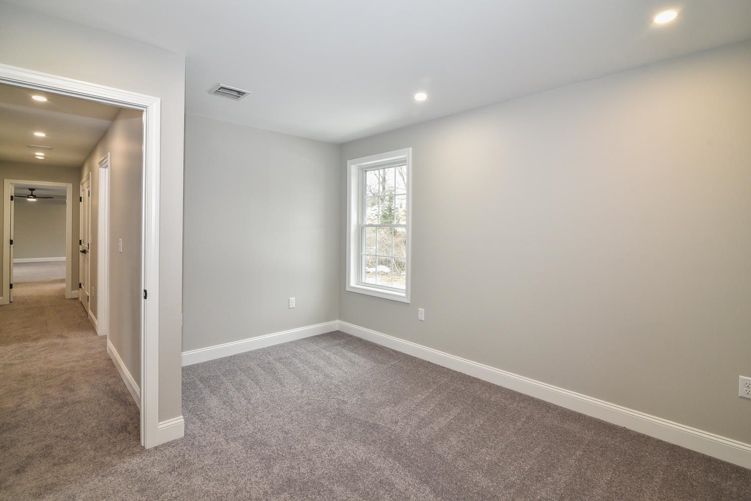 19 Mammoth Road Hooksett, NH 03106 - Photo 20 of 48