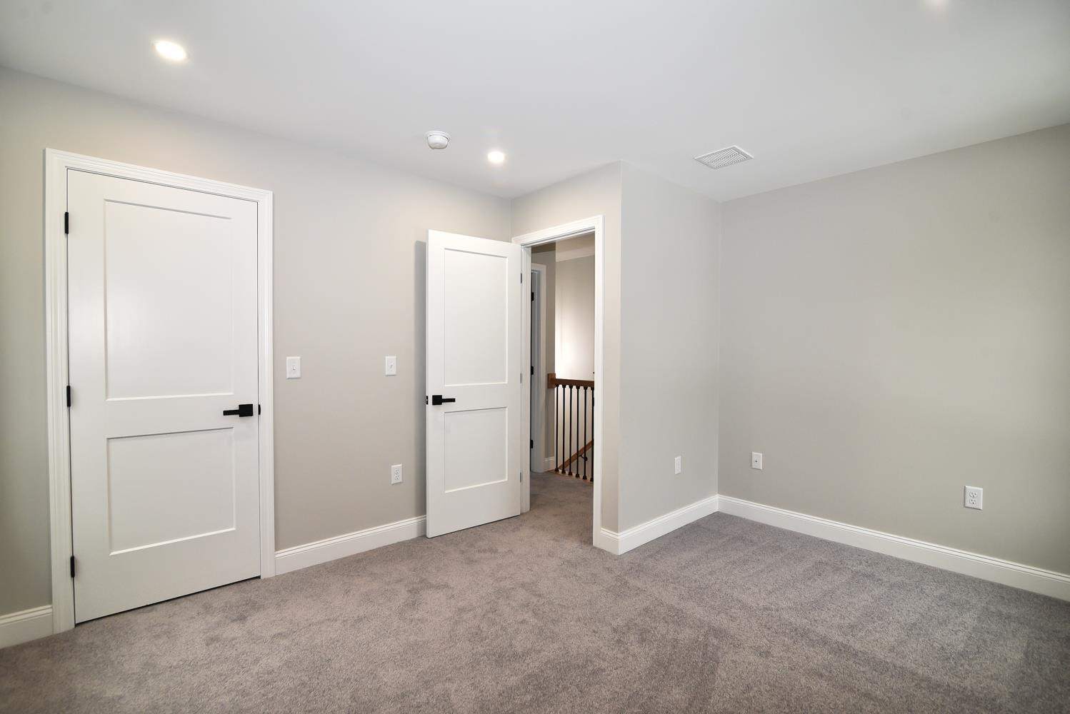 19 Mammoth Road Hooksett, NH 03106 - Photo 21 of 48