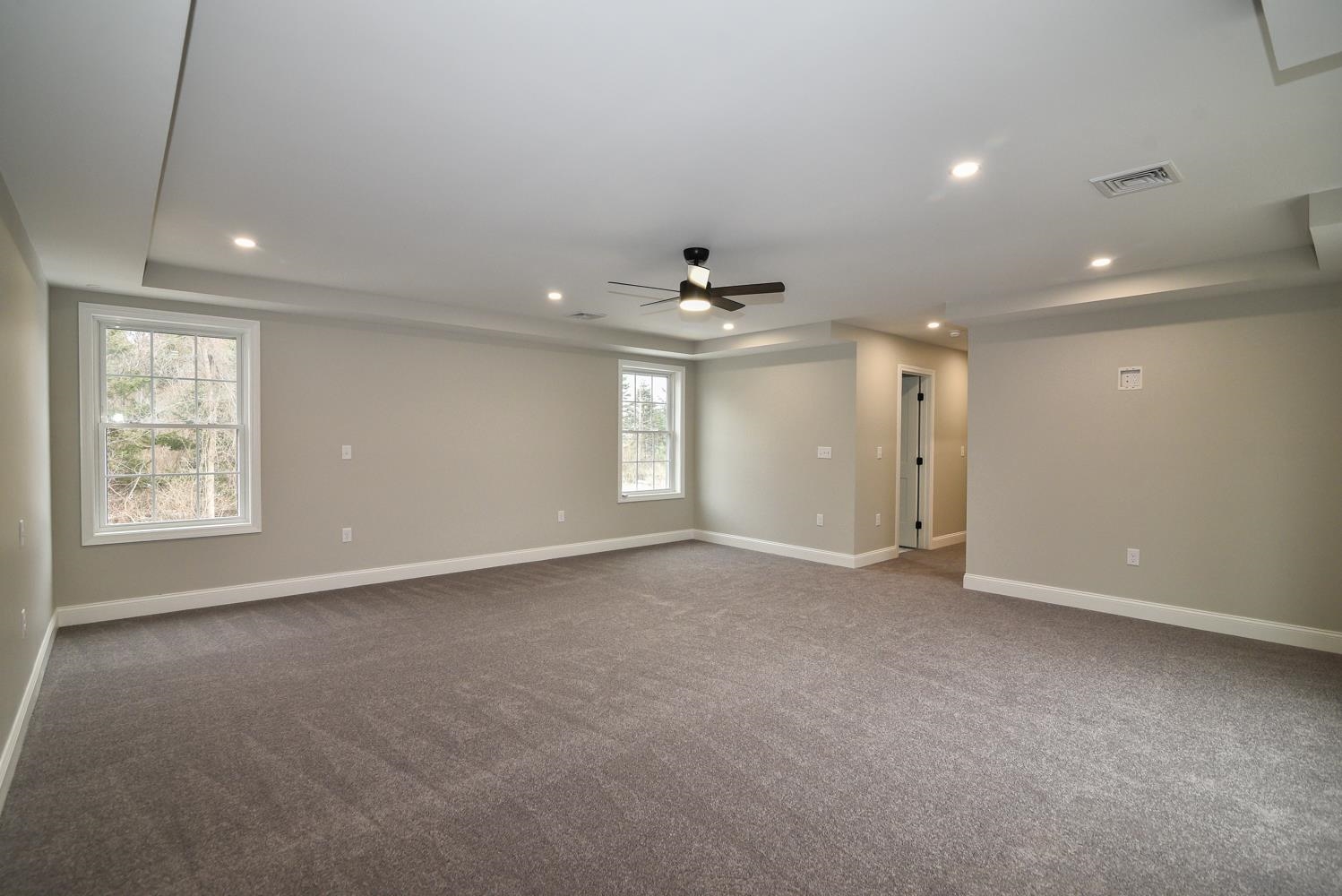 19 Mammoth Road Hooksett, NH 03106 - Photo 41 of 48