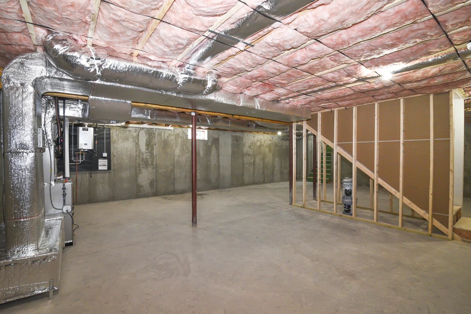 19 Mammoth Road Hooksett, NH 03106 - Photo 46 of 48