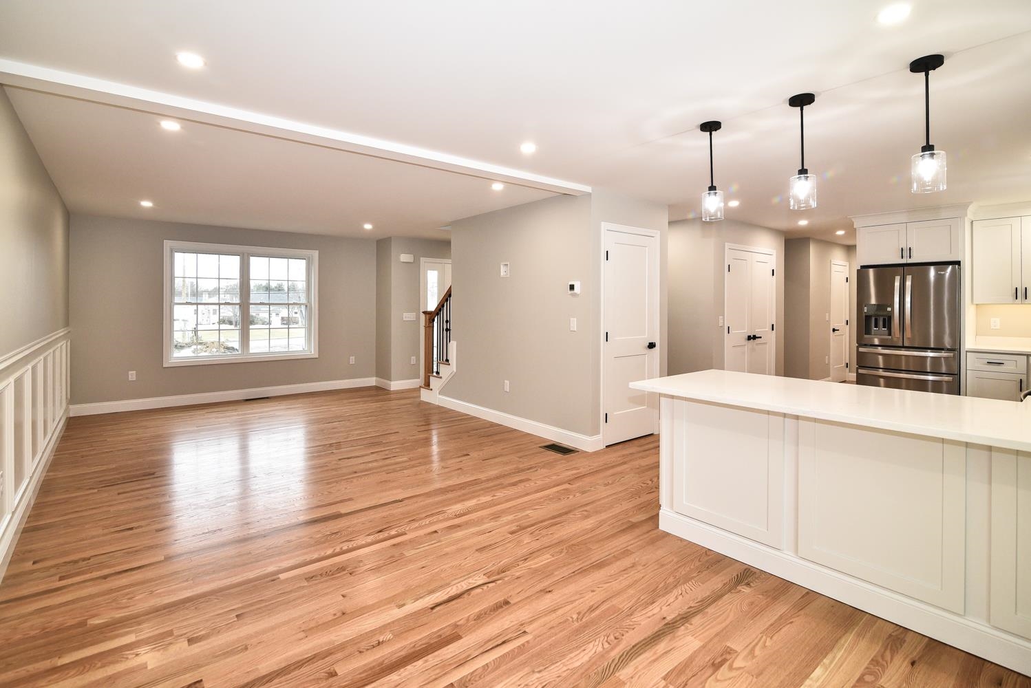 19 Mammoth Road Hooksett, NH 03106 - Photo 9 of 48