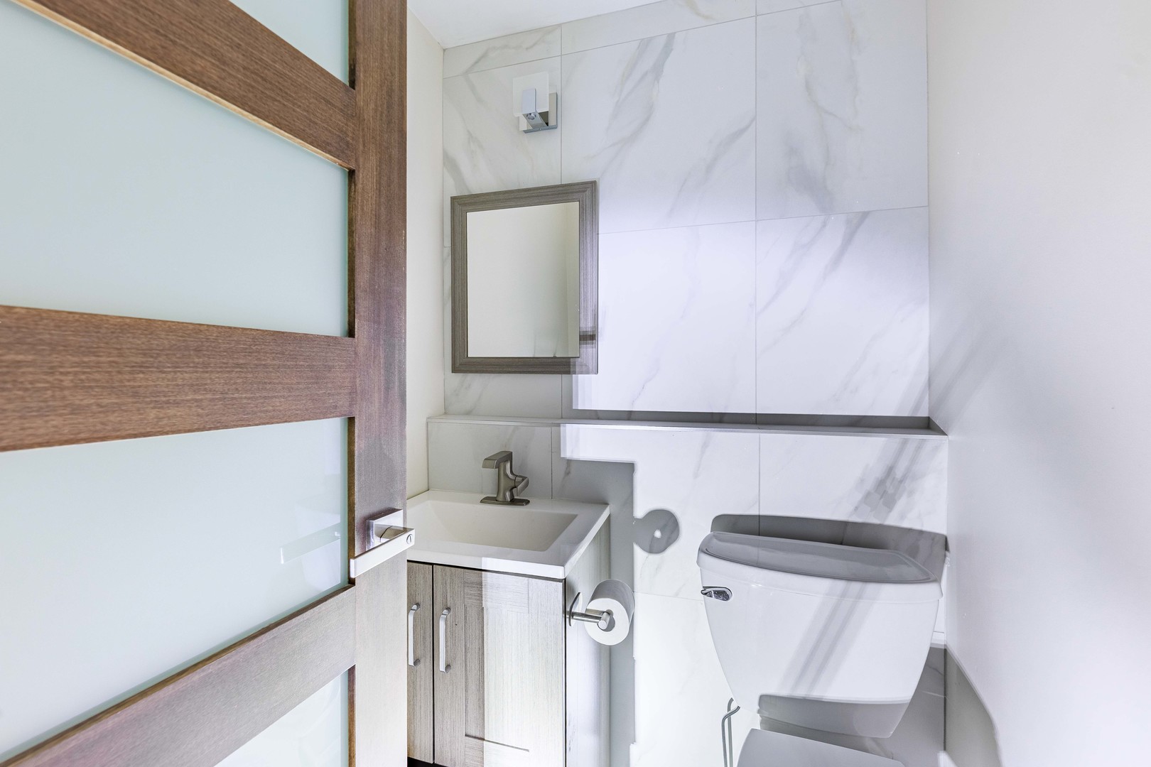 40 East 9th Street, Unit 1804 Chicago, IL 60605 - Photo 17 of 19