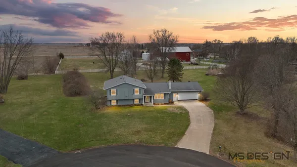 $425,000 | 2S456 Cedar Court, Elburn, IL 60119