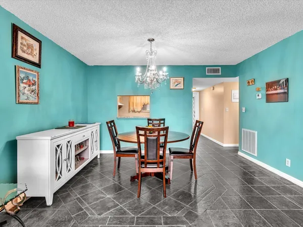 $135,000 | 6570 Royal Palm Boulevard, Unit 206J, Margate, FL 33063
