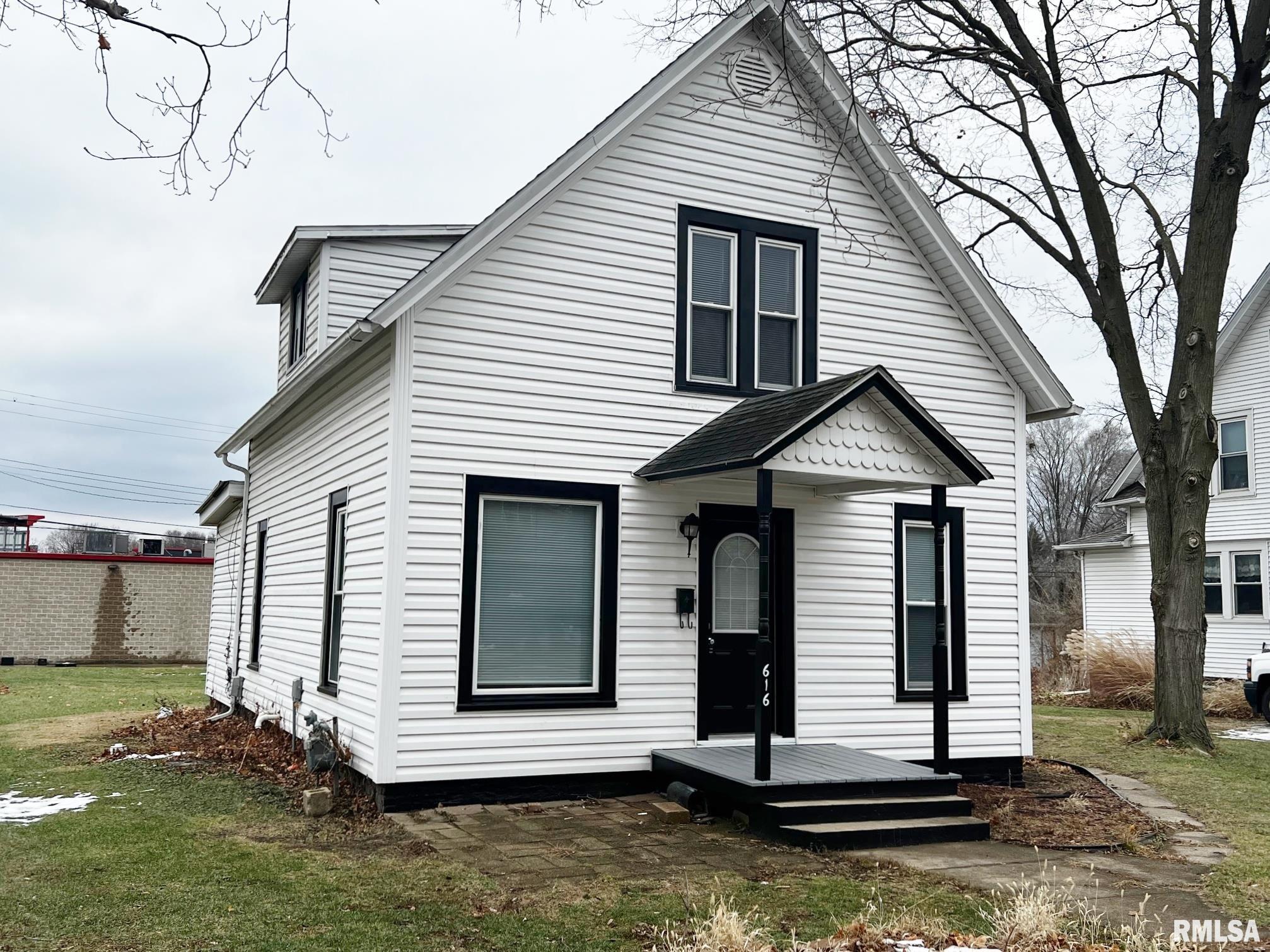 616 North 5th Street Chillicothe, IL 61523 - Photo 2 of 27