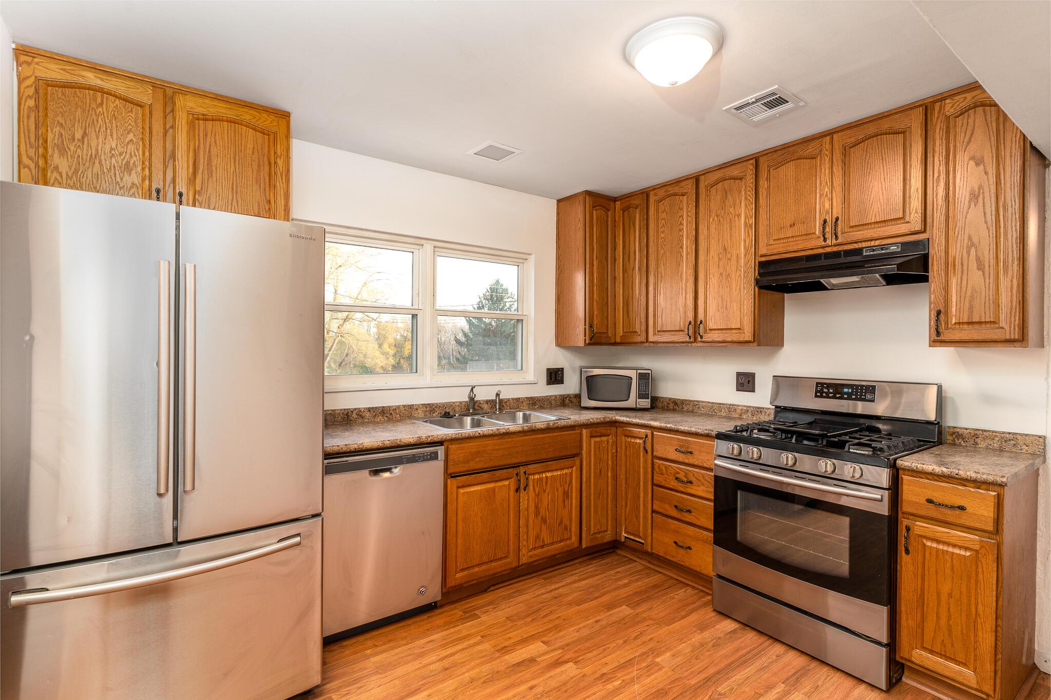 5286 Edgeview Road Columbus, OH 43207 - Photo 9 of 25 A7EF46E9-A694-46EE-A542-18DC9A4B720D