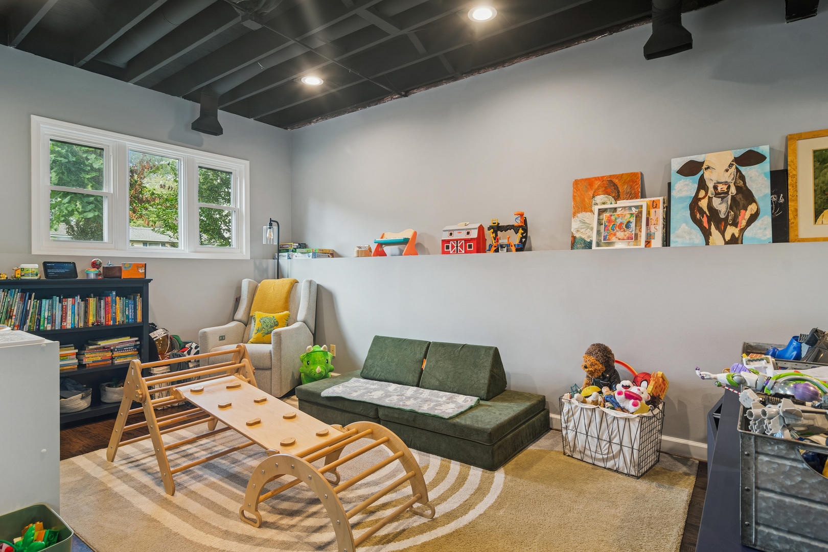 6316 Hilly Way Cary, IL 60013 - Photo 10 of 27 a room with furniture and a chandelier