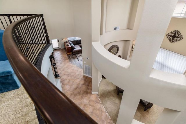 a view of entryway and bedroom