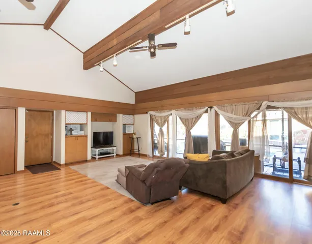 $395,000 | 2675 Pine Point Road, Ville Platte, LA 70586