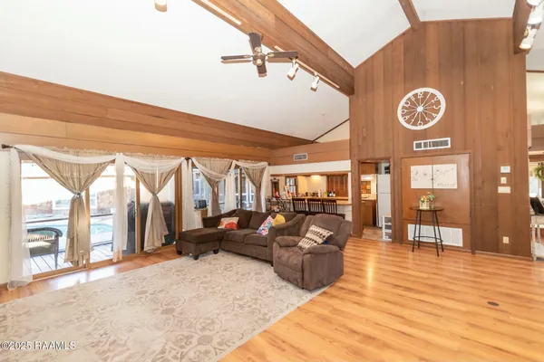 $395,000 | 2675 Pine Point Road, Ville Platte, LA 70586