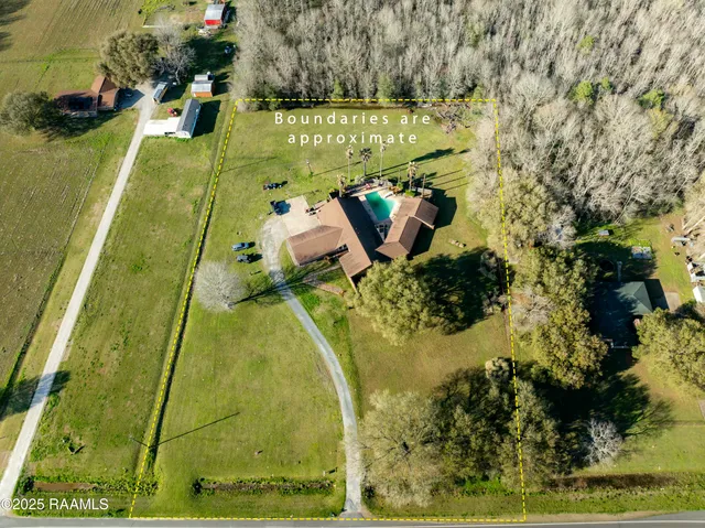 $395,000 | 2675 Pine Point Road, Ville Platte, LA 70586