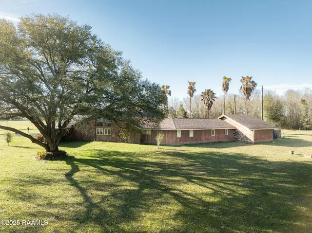 $395,000 | 2675 Pine Point Road, Ville Platte, LA 70586