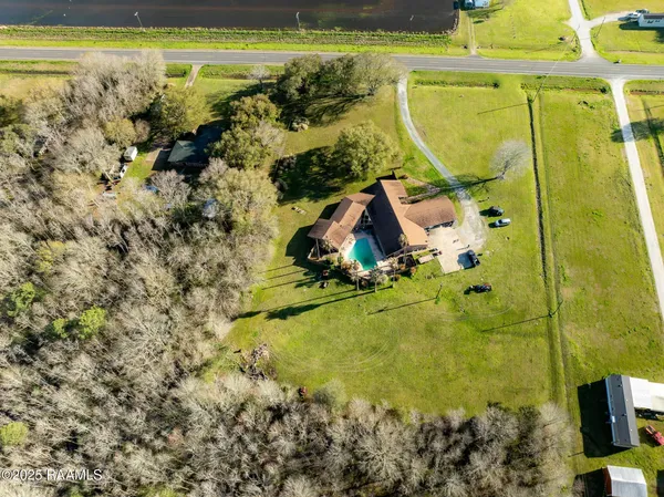 $395,000 | 2675 Pine Point Road, Ville Platte, LA 70586