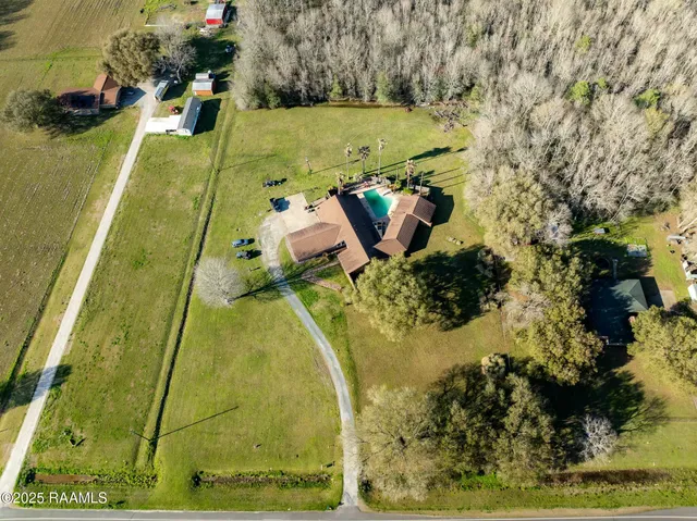 $395,000 | 2675 Pine Point Road, Ville Platte, LA 70586