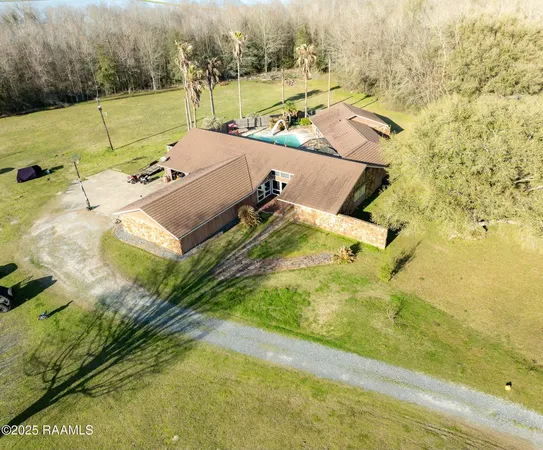$395,000 | 2675 Pine Point Road, Ville Platte, LA 70586