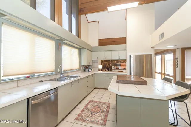 $395,000 | 2675 Pine Point Road, Ville Platte, LA 70586