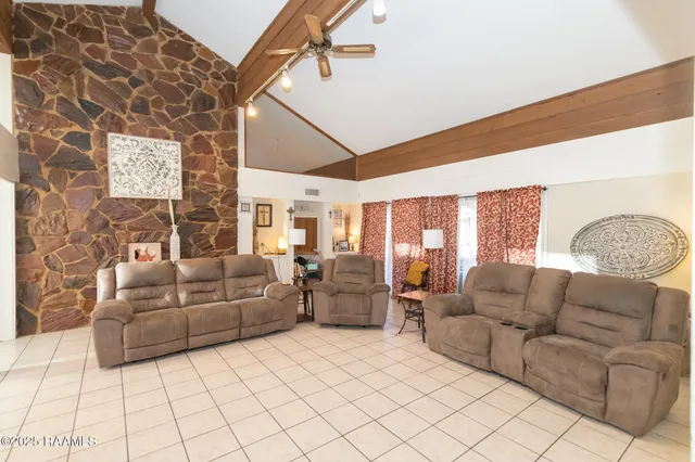 $395,000 | 2675 Pine Point Road, Ville Platte, LA 70586