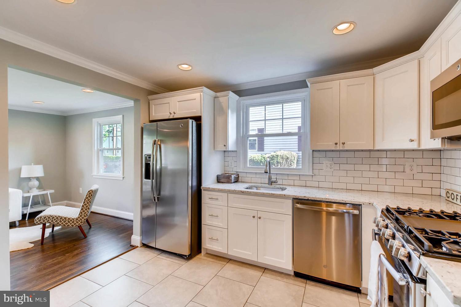 10313 Greentop Road Cockeysville, MD 21030 - Photo 2 of 24 Kitchen