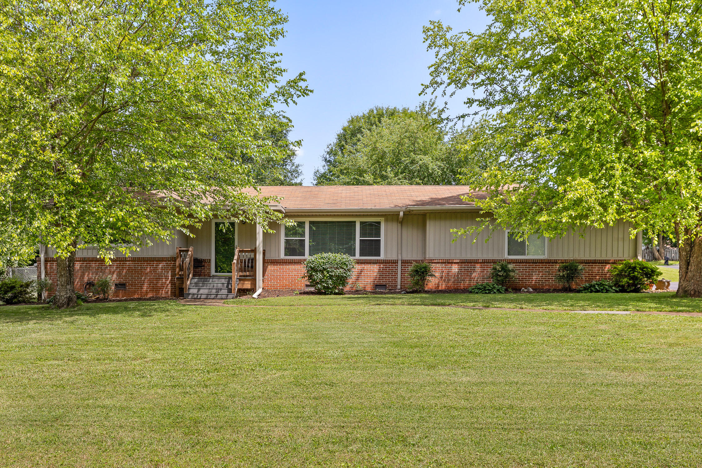 3338 Standifer Road Chattanooga, TN 37416 - Photo 2 of 38 Standifer-42