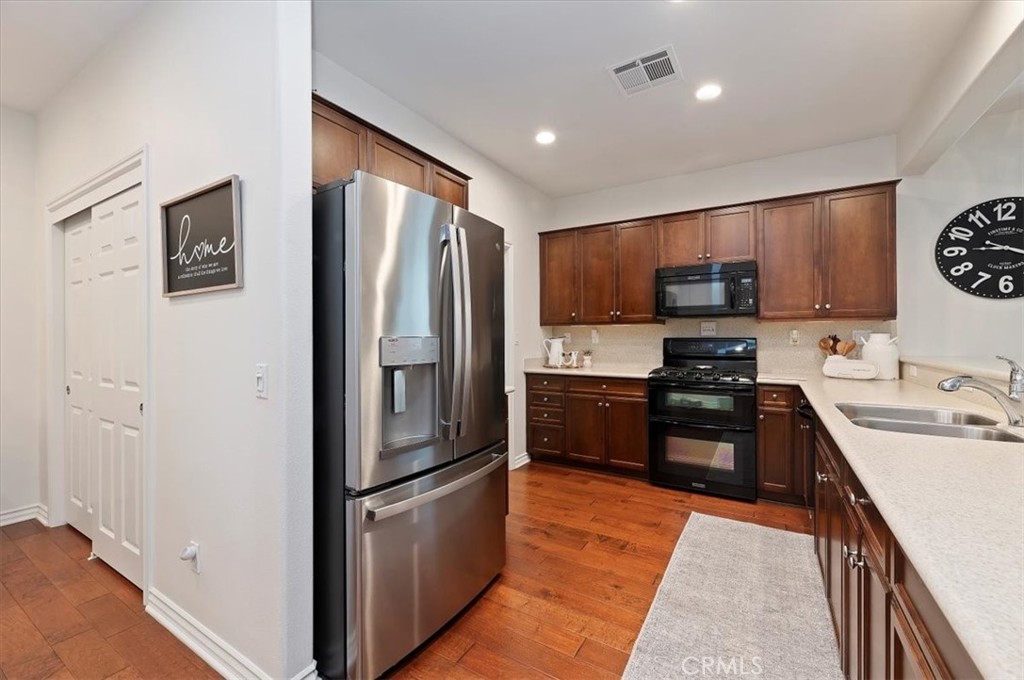 5307 Paseo Callado Hemet, CA 92545 - Photo 6 of 37