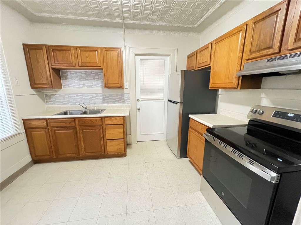 143-145 Hamilton Street Rochester, NY 14620 - Photo 6 of 29