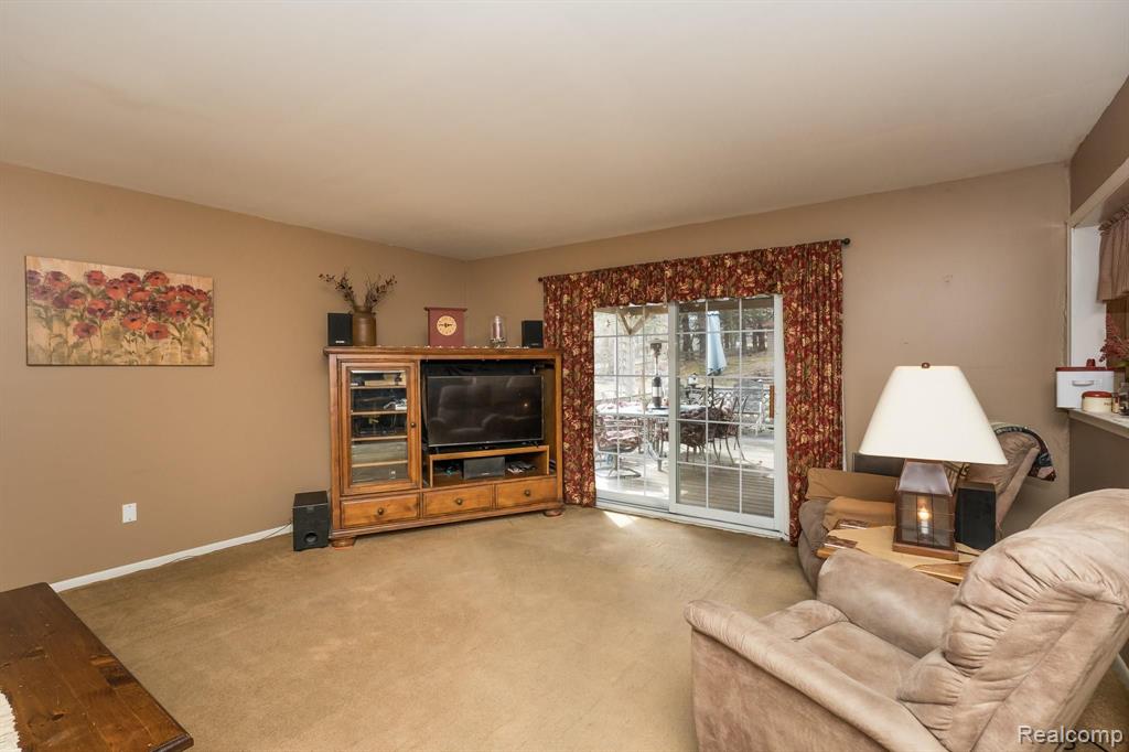 257 Nevada Avenue Rochester Hills, MI 48309 - Photo 6 of 36