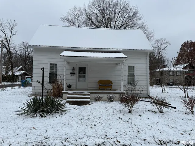 $69,900 | 809 South Commercial Street, Benton, IL 62812