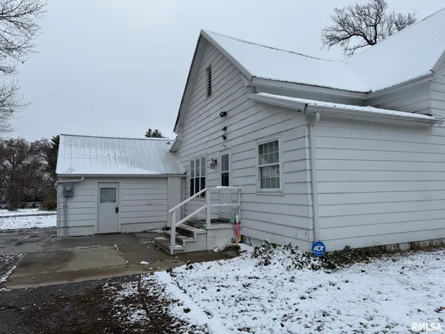 $69,900 | 809 South Commercial Street, Benton, IL 62812