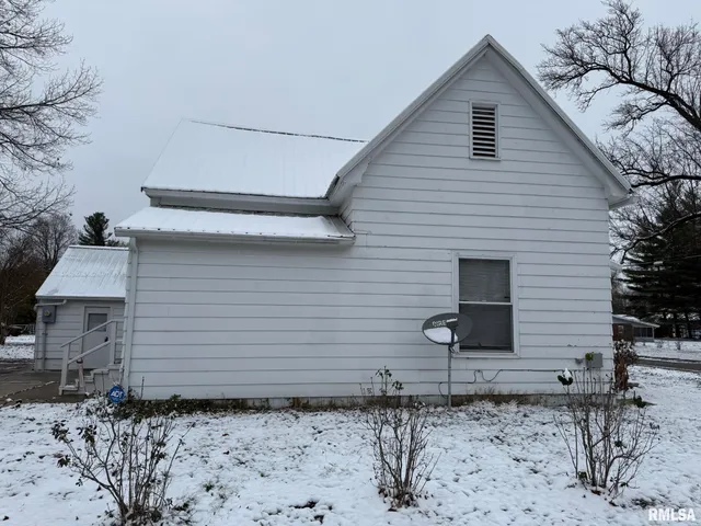 $69,900 | 809 South Commercial Street, Benton, IL 62812