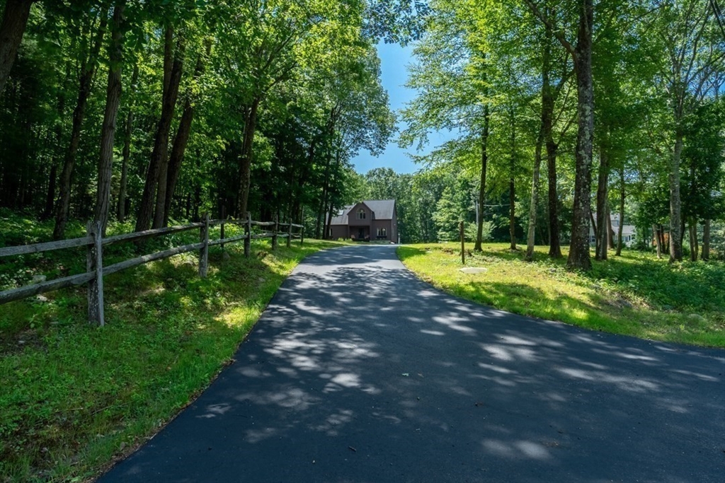 140 Sutton Road Webster, MA 01570 - Photo 3 of 39 Gallery Image 3