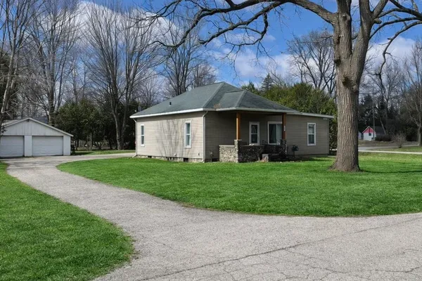 $210,000 | 165 South Elm Street, Hesperia, MI 49421