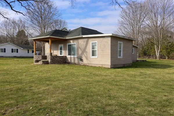 $210,000 | 165 South Elm Street, Hesperia, MI 49421
