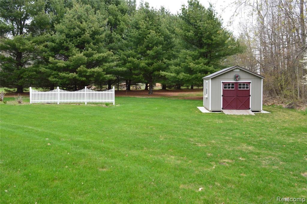 1191 Riley Road Caro, MI 48723 - Photo 7 of 27