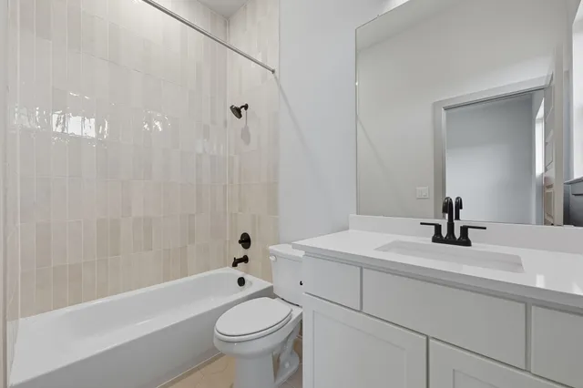 $2,199,489 | 942 Bristol Crk Bend, Lakeway, TX 78738