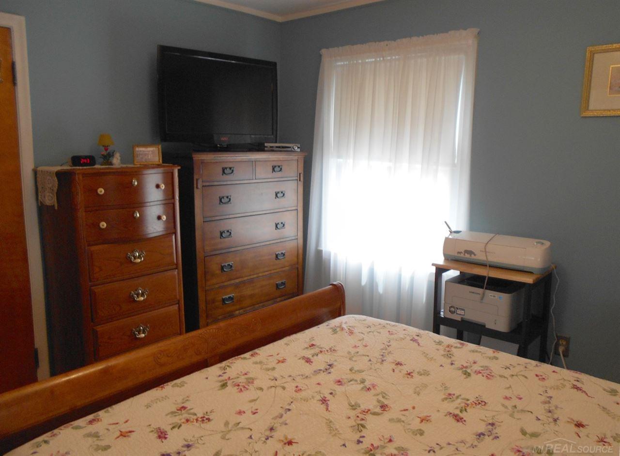 643 Barrington Road Grosse Pointe Park, MI 48230 - Photo 17 of 30