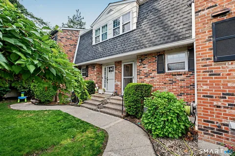 $479,000 | 19 Colonial Road, Unit 8, Stamford, CT 06906