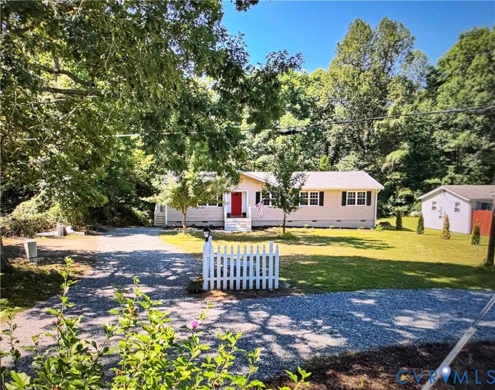 3011 Quaker Road Quinton, VA 23141 - Photo 3 of 31 The property is nestled in mature hardwood trees o