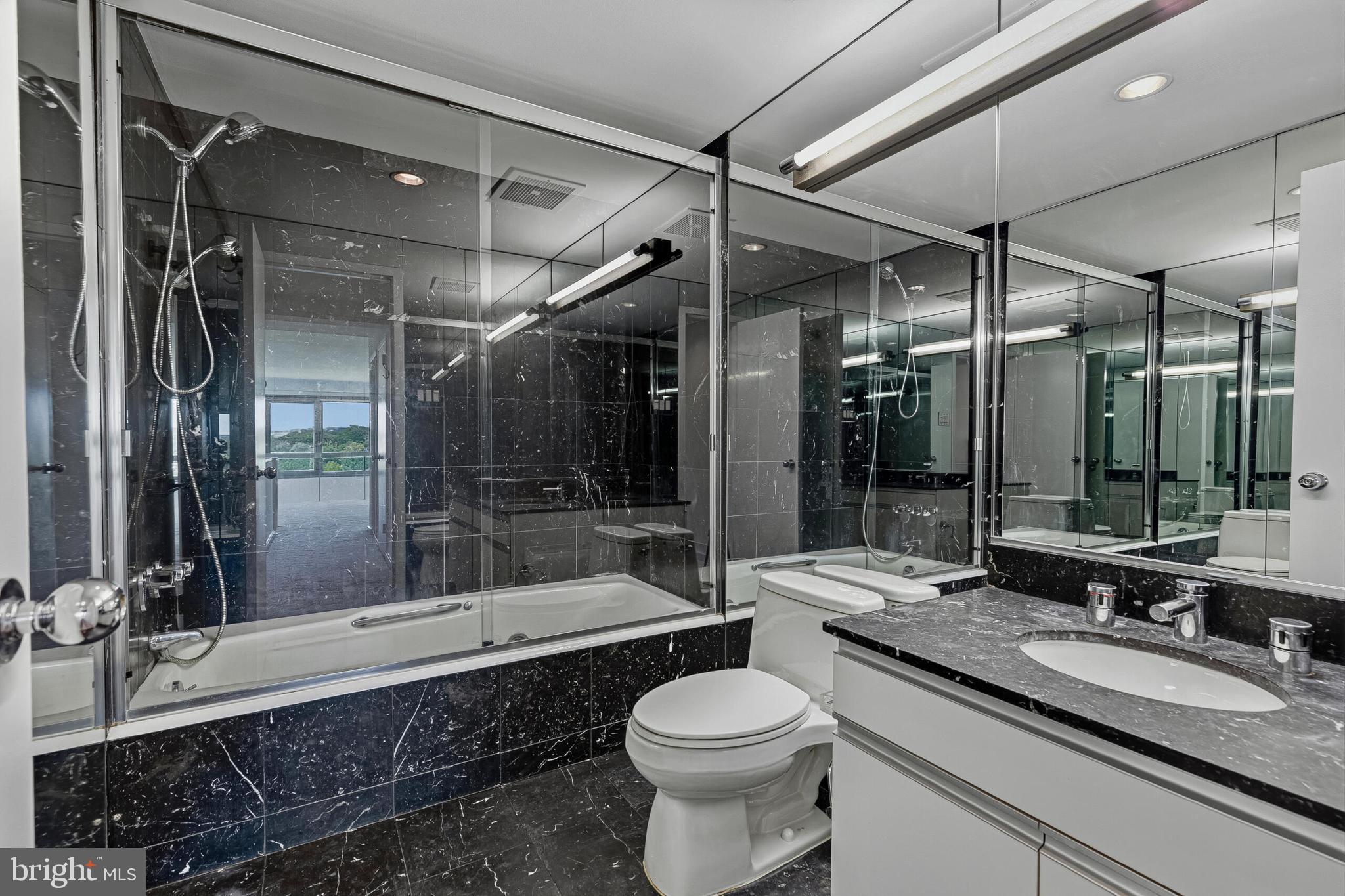 2501 M Street Northwest, Unit 722 Washington, DC 20037 - Photo 18 of 26 Primary Master Bath