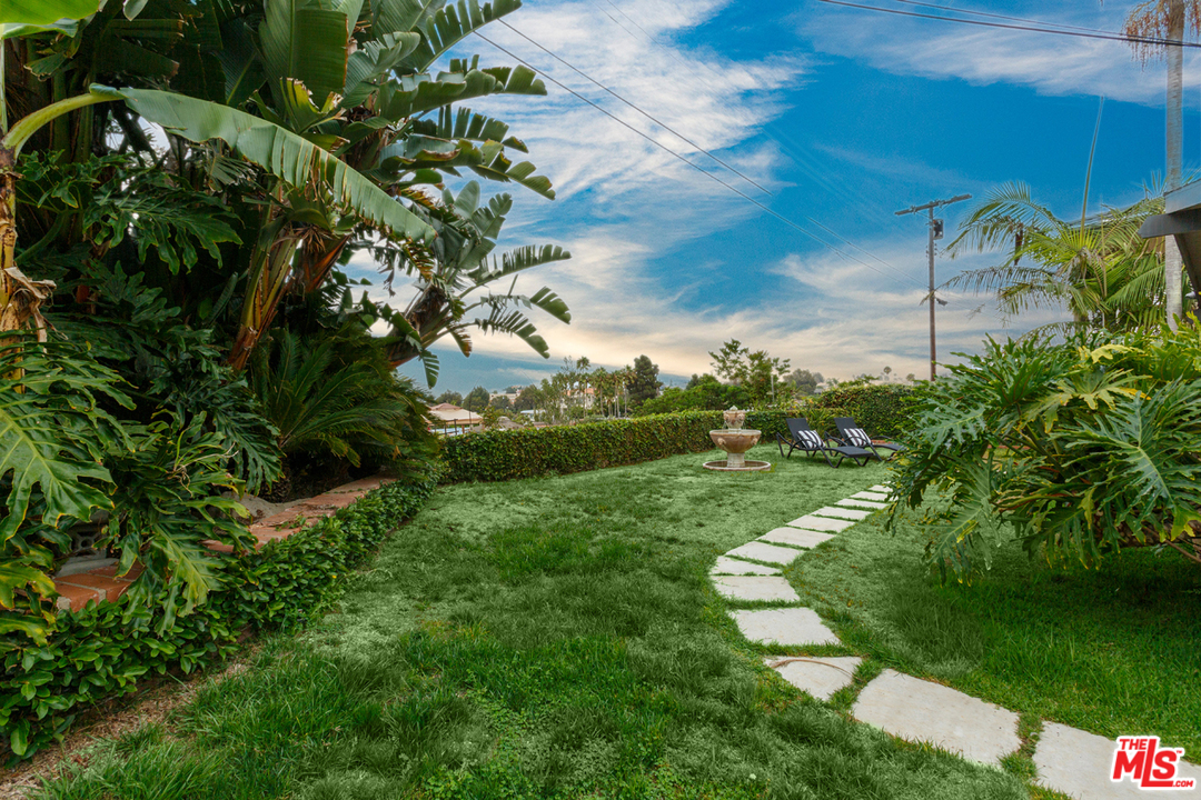 8257 Rees Street Playa del Rey, CA 90293 - Photo 34 of 40 a view of a garden