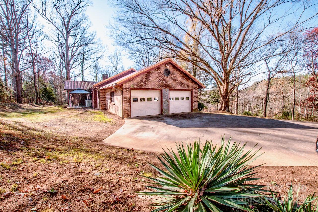 5836 Grace Chapel Road Hickory, NC 28601 - Photo 3 of 34 Gallery Image 3