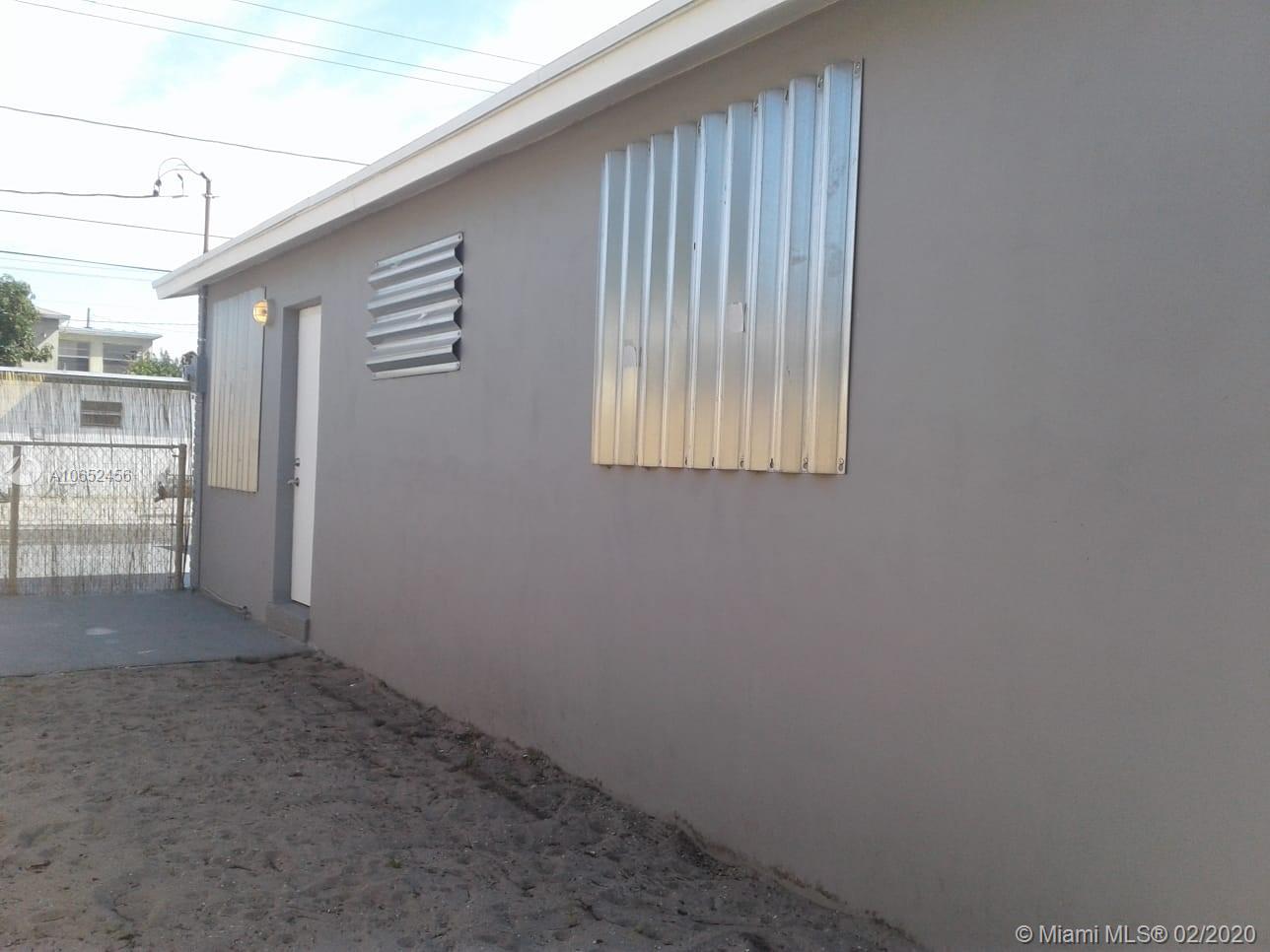 1046 Lincoln Road West Palm Beach, FL 33407 - Photo 12 of 14