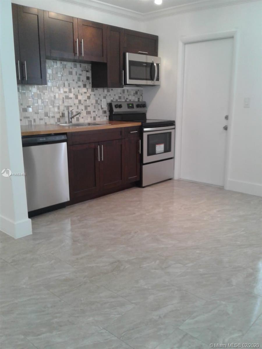 1046 Lincoln Road West Palm Beach, FL 33407 - Photo 3 of 14