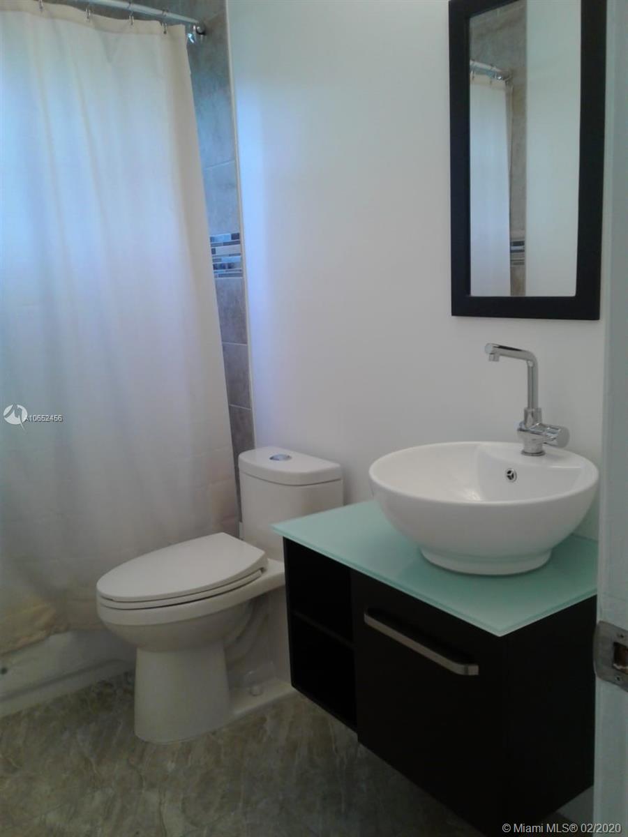 1046 Lincoln Road West Palm Beach, FL 33407 - Photo 5 of 14